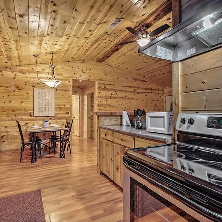Broken Bow Starlight Cabin With Private Hot Tub! Eksteriør bilde