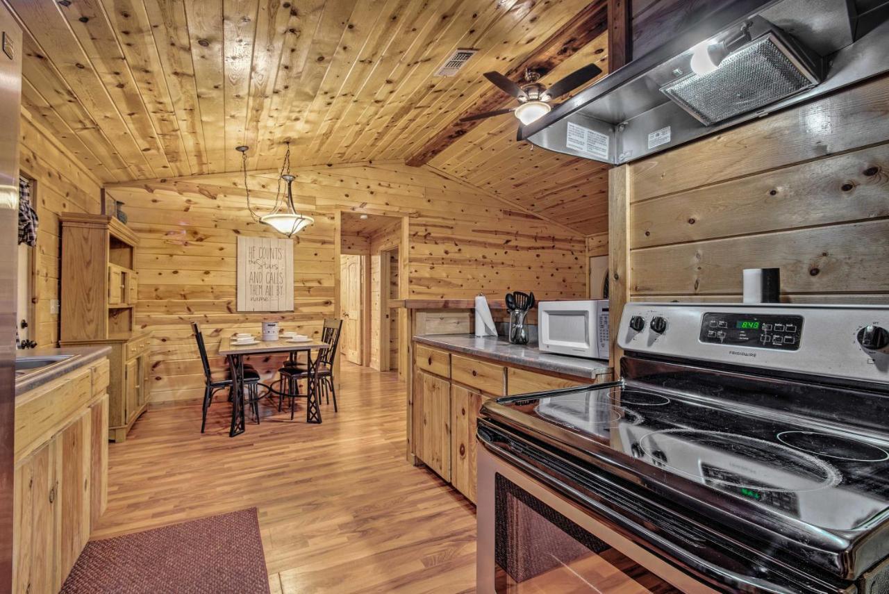 Broken Bow Starlight Cabin With Private Hot Tub! Eksteriør bilde