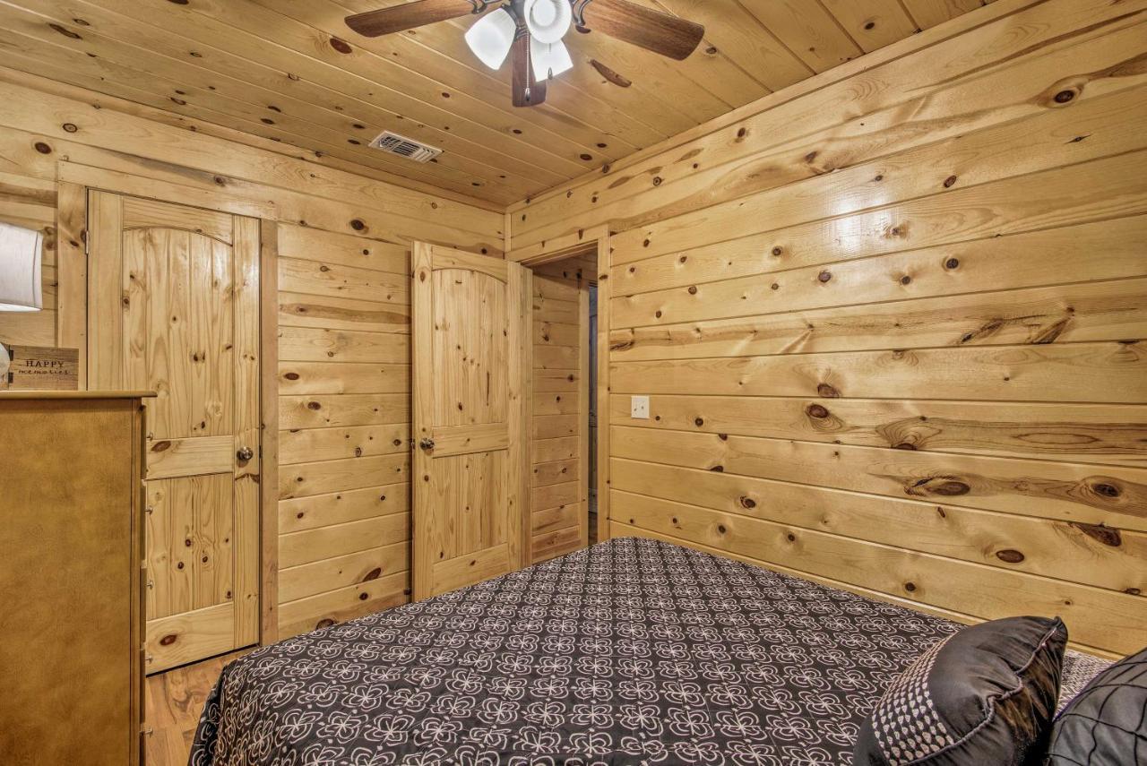 Broken Bow Starlight Cabin With Private Hot Tub! Eksteriør bilde