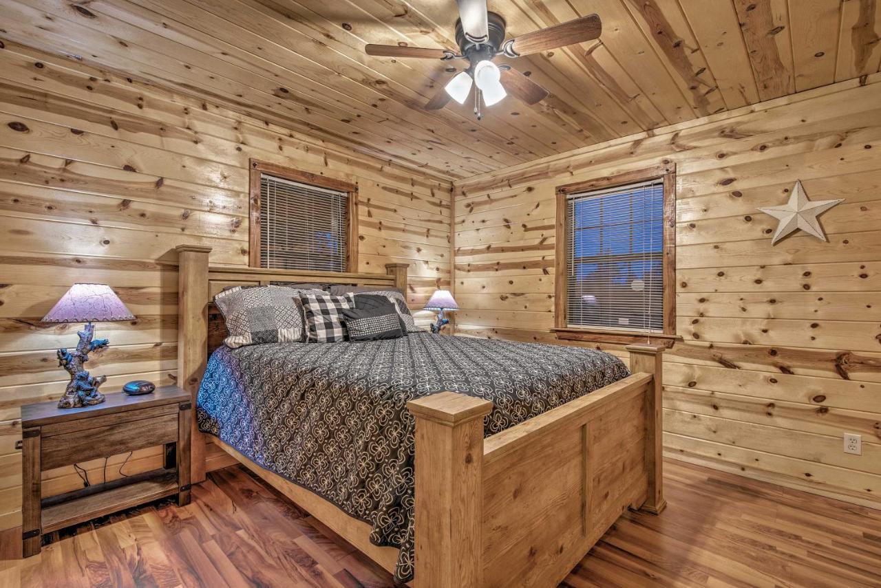Broken Bow Starlight Cabin With Private Hot Tub! Eksteriør bilde