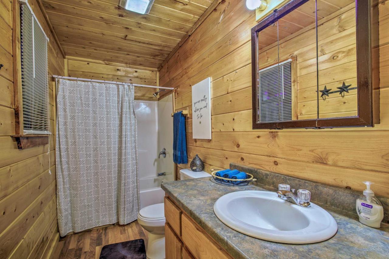 Broken Bow Starlight Cabin With Private Hot Tub! Eksteriør bilde